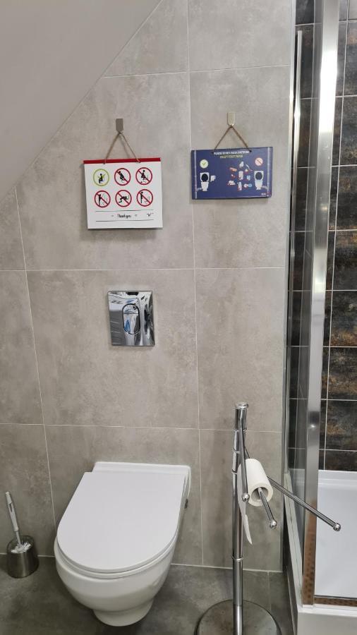 W20 Hostel Goledzinow 외부 사진