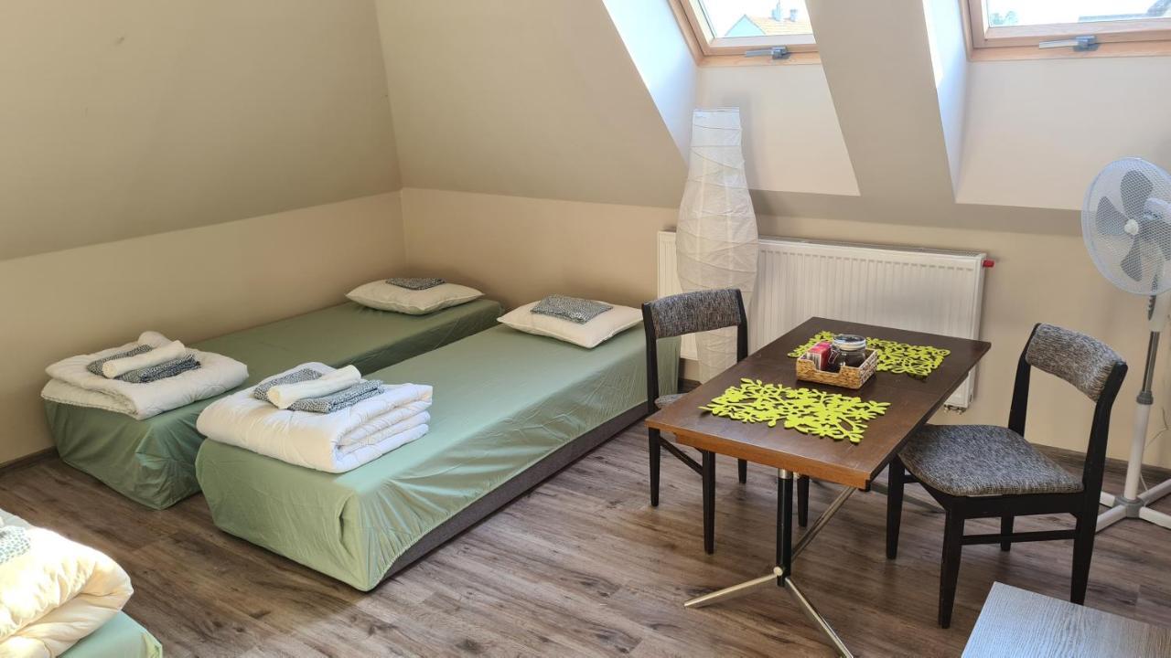 W20 Hostel Goledzinow 외부 사진
